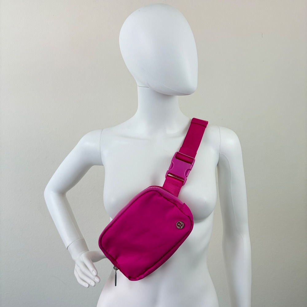 Lululemon Everywhere Belt Bag 1L Magenta Pink Crossbody Fanny Pack LU9B68S